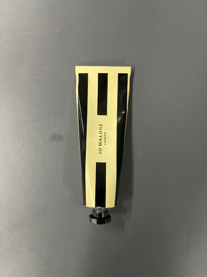 Jo Malone London イングリッシュ ペアー & フリージア ハンド