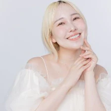 初美メアリ