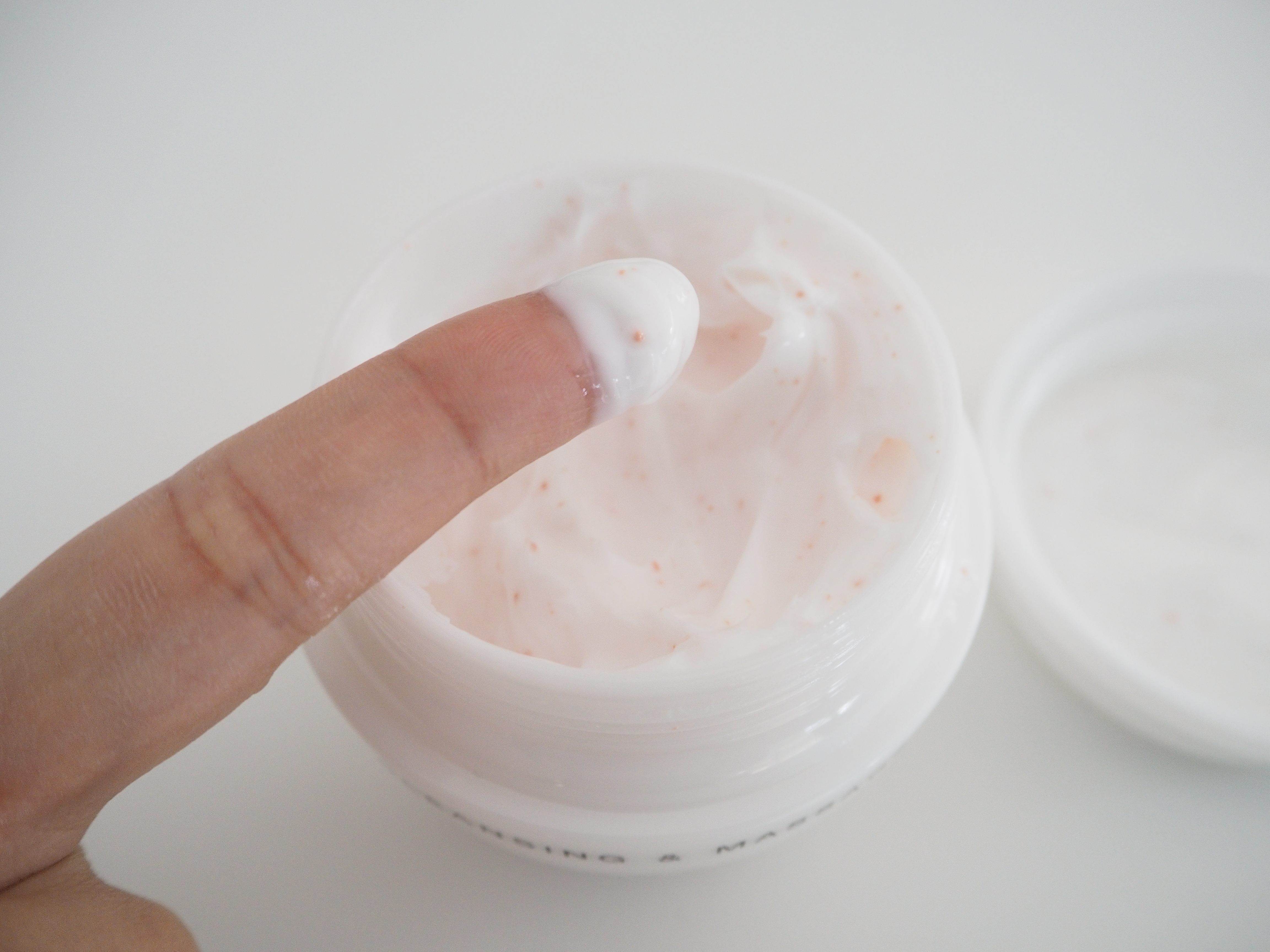 美容ライターがおすすめ！もっちりツヤ肌スキンケアグッズ10選