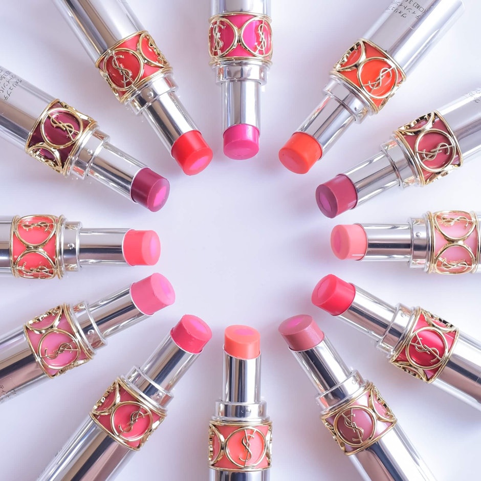 現役美容部員が愛用するおすすめのコスメ10選