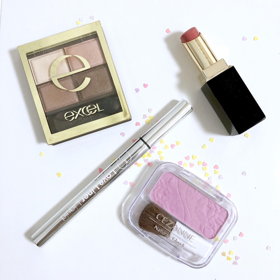 美容好きOLが愛用!「通勤メイク」におすすめのコスメ10選