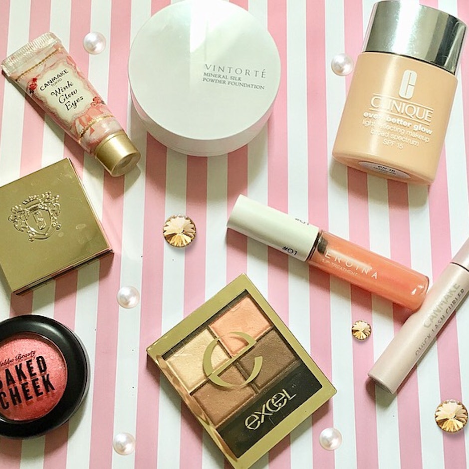 美容ライターが厳選!アラサー女性におすすめのコスメ8選