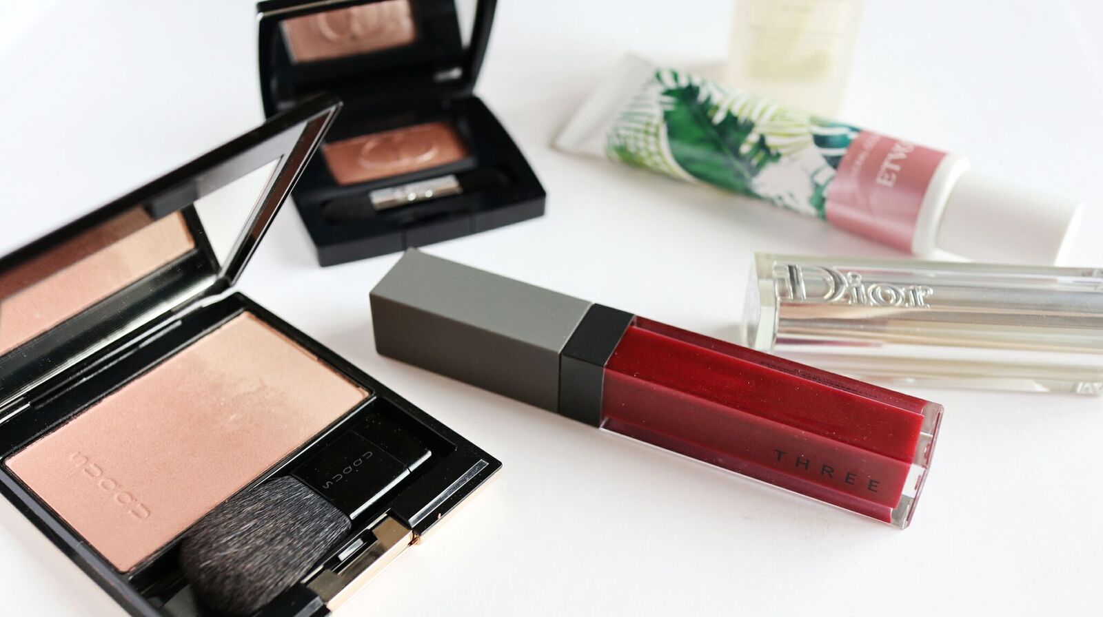 美容ブロガーがおすすめ！時短メイクでも完成度を上げるコスメ12選