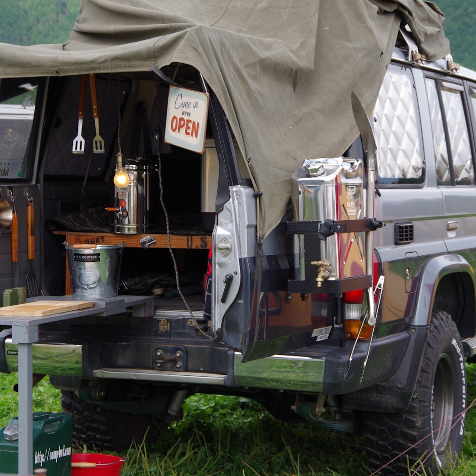 四駆好きキャンパーがおすすめする車中泊グッズ8選