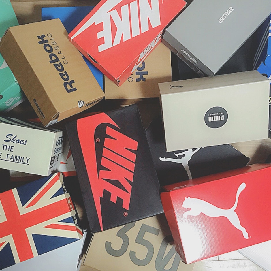 スニーカー女子が選ぶ!初心者にもおすすめの周りと差がつくスニーカー10選