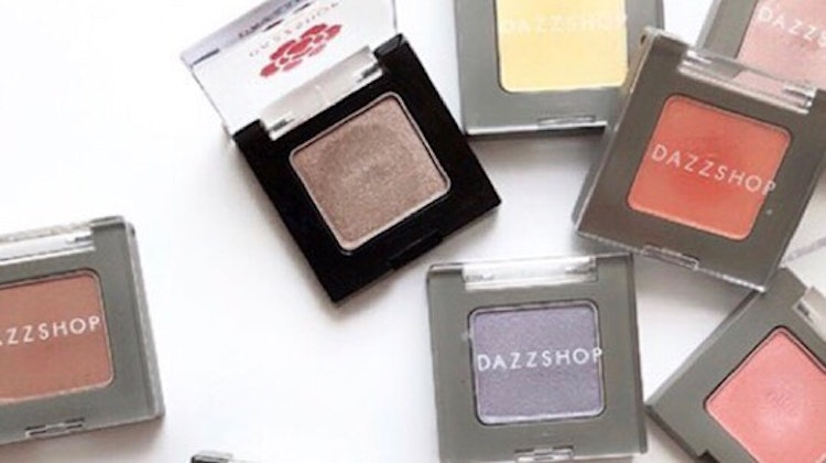 Dazzshopマニアが使い方も伝授 アイシャドウからリップまでおすすめアイテム11選 Mybest