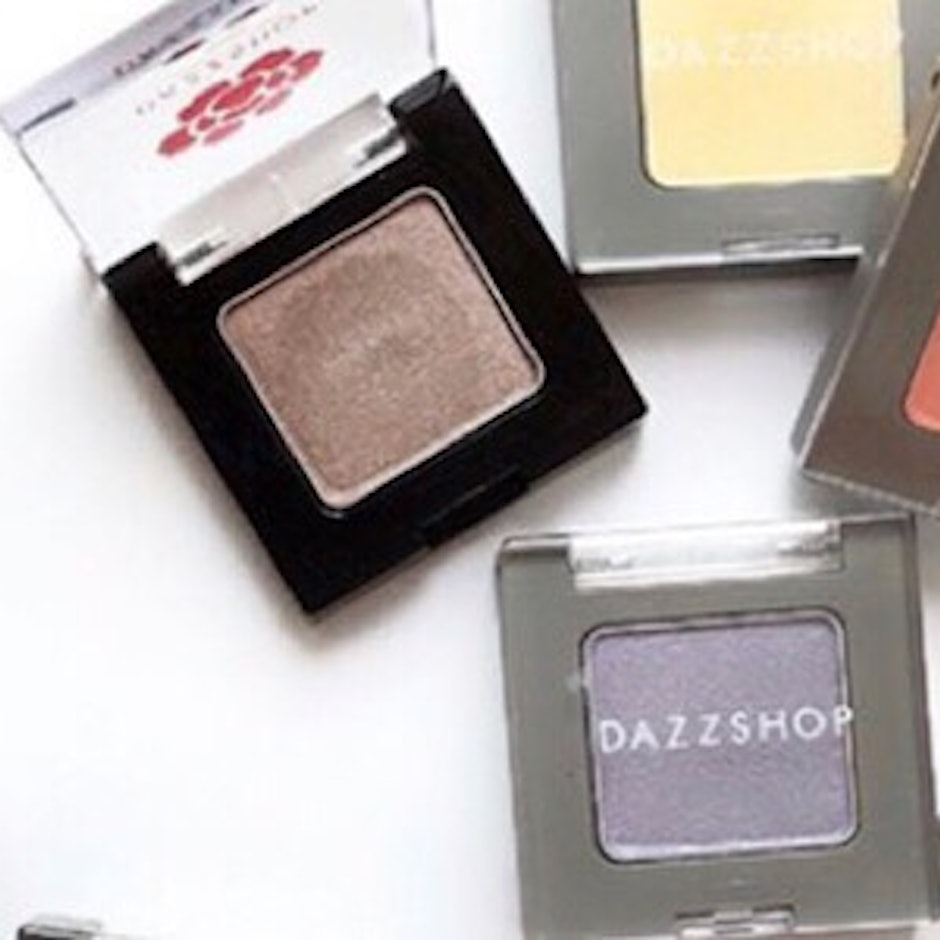 DAZZSHOPマニアが使い方も伝授!アイシャドウからリップまでおすすめアイテム11選