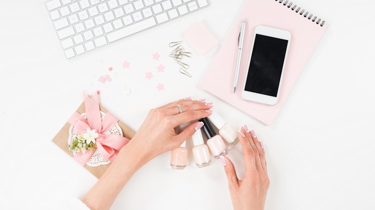 セルフネイルを簡単に ネイルブロガー愛用のおすすめセルフネイルグッズ19選 Mybest セルフネイルを簡単に ネイルブロガー愛用のおすすめセルフネイルグッズ19選 Mybest