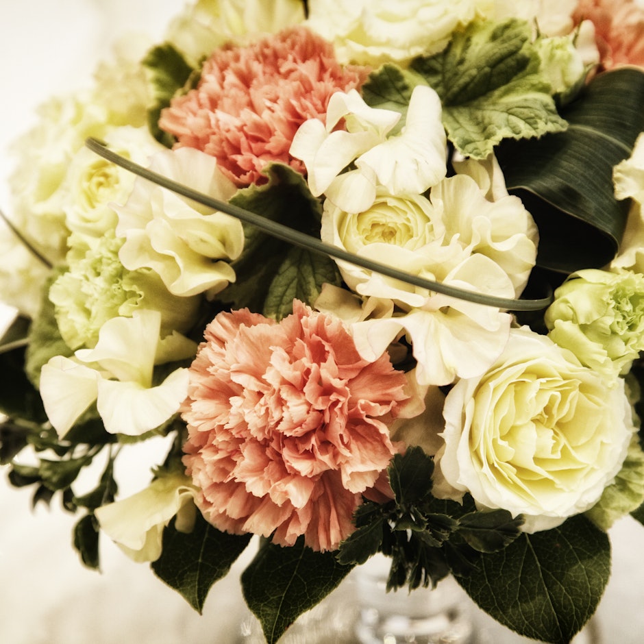 フラワーデザイナーが選ぶプレゼントして喜ばれるプリザーブドフラワーアレンジ10作品