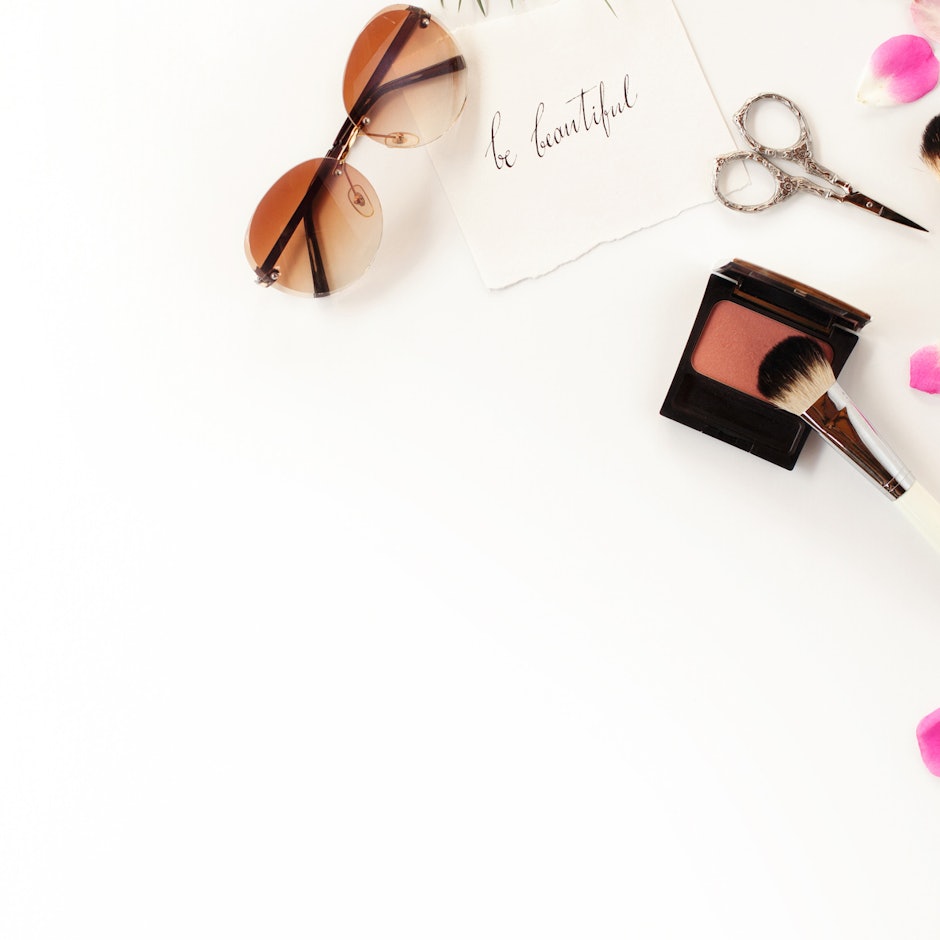 美容ブロガー愛用!エイジングサインをカバーしてくれるベースメイク8選