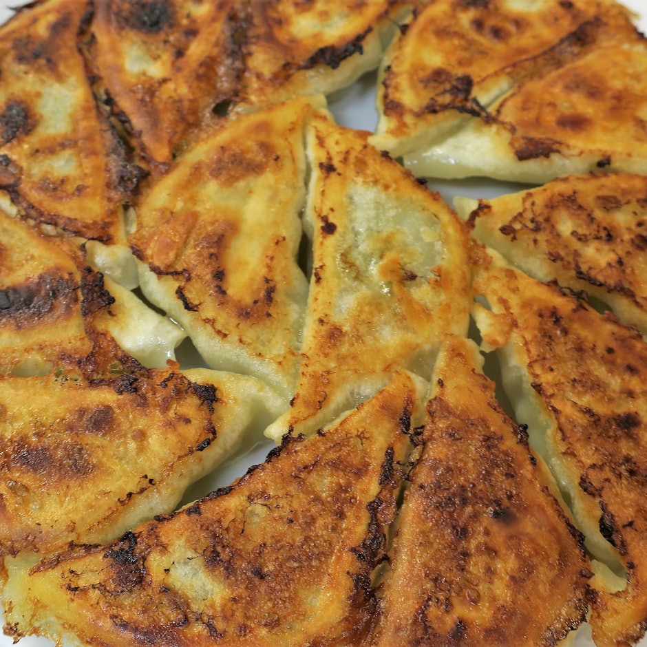 「東京餃子通信」編集長がリピートしているおすすめのお取り寄せ餃子10選