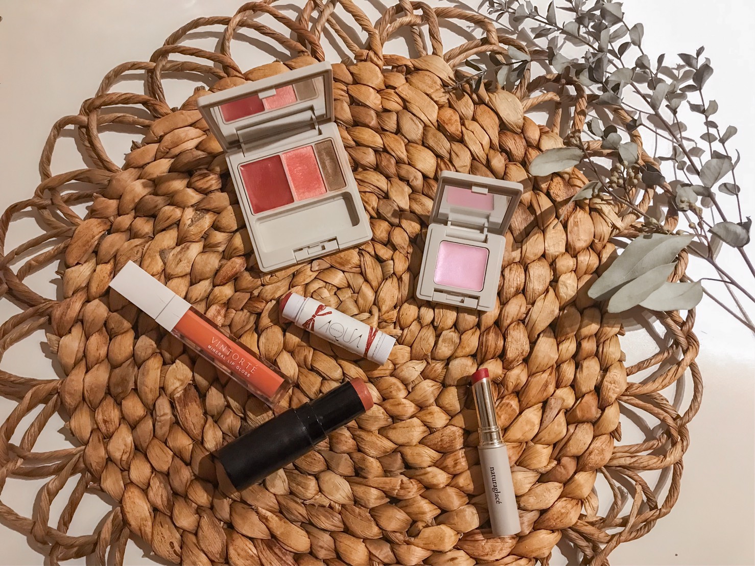 一気に今っぽくなれる！オーガニックコスメ10選