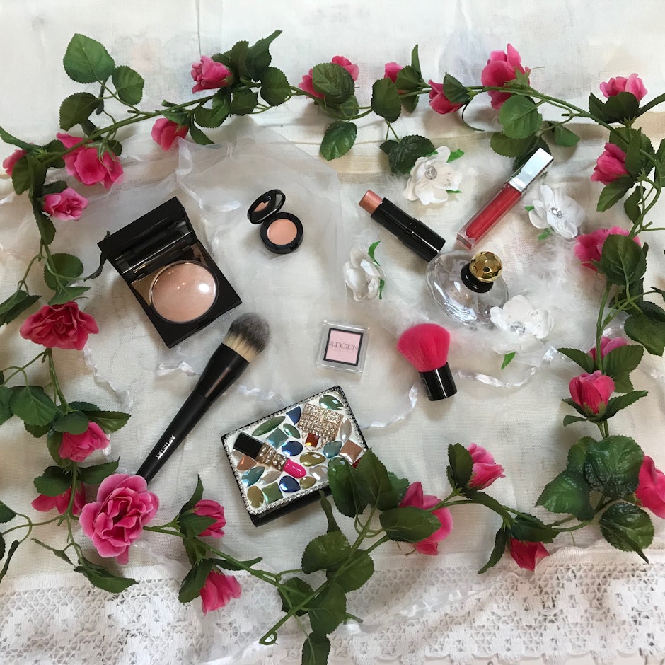 メイクアップアーティストおすすめのアイメイク&きれいな肌になれるコスメ11選