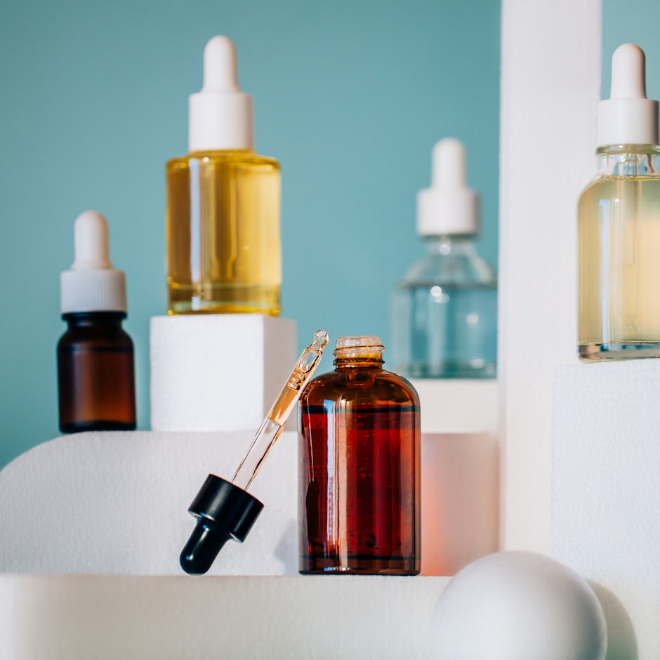 コスメコンシェルジュおすすめ!用途別のガチ愛用美容液!