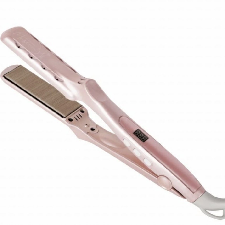 数多の美容師さんが推してるラディアントのアイロン、ピンク色あったの???