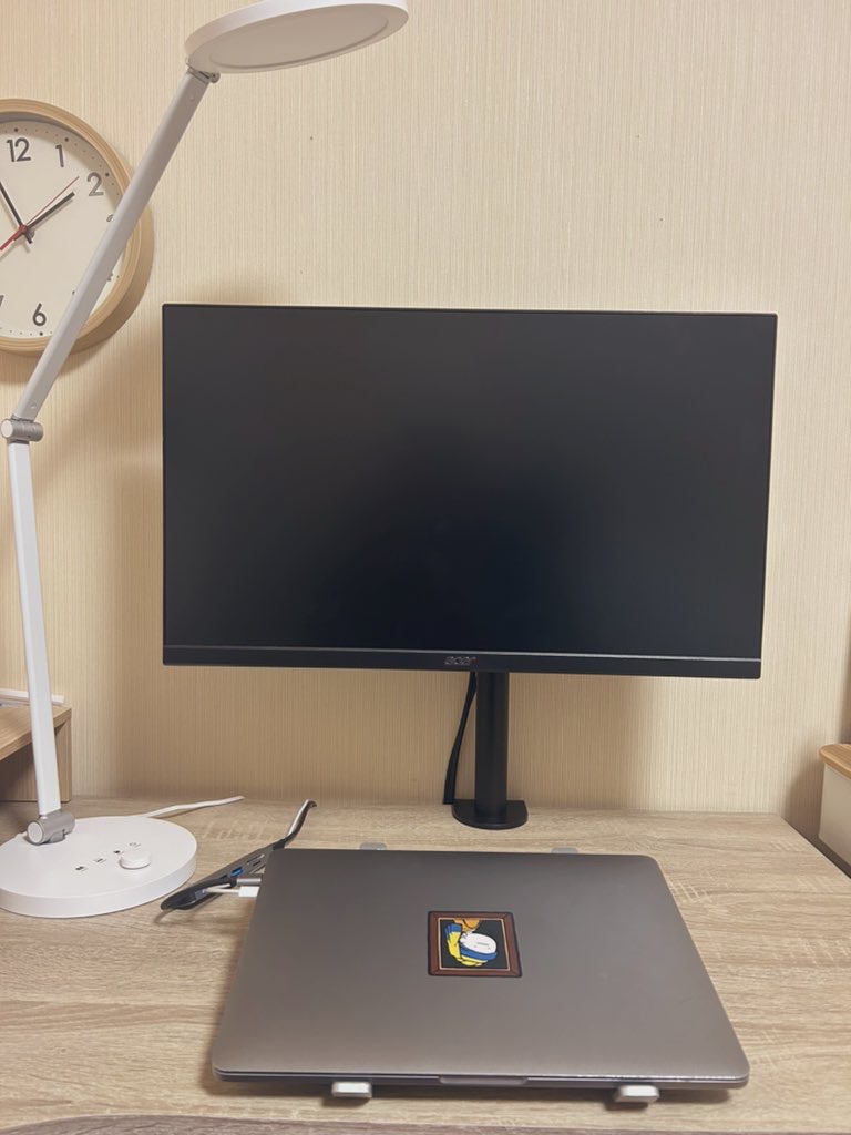 モニターアーム