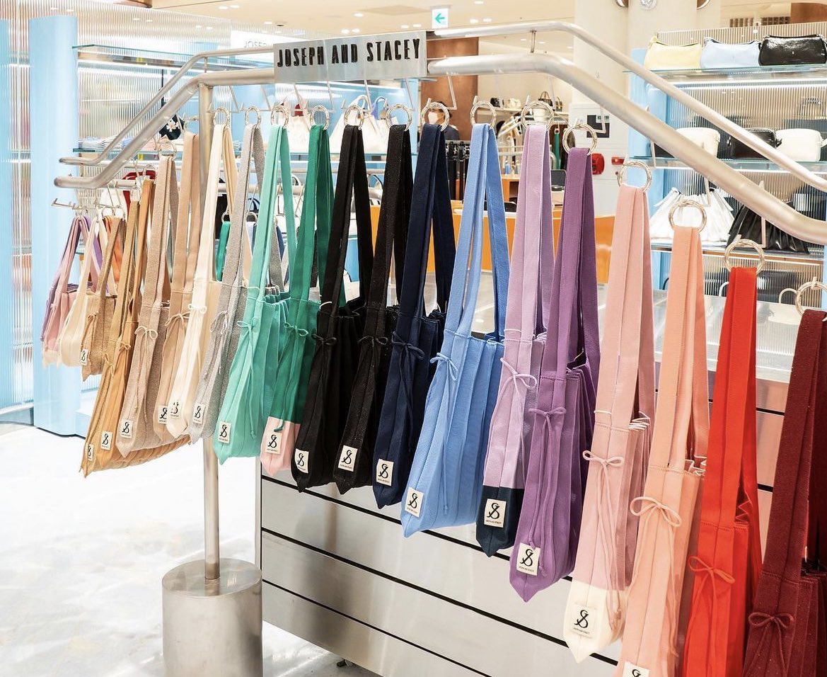 韓国の女優さんが愛用してるの見て一目惚れしたプリーツバッグ