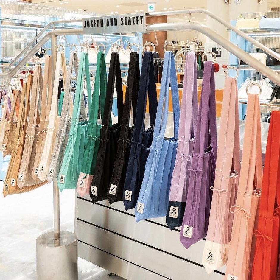 韓国の女優さんが愛用してるの見て一目惚れしたプリーツバッグ