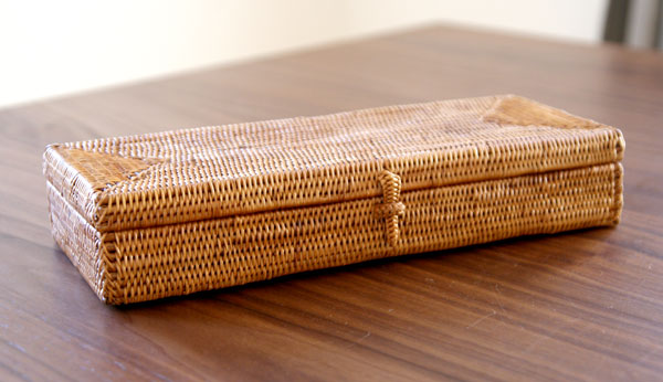 SOA アタ製 蓋付き箸入れ 1枚目