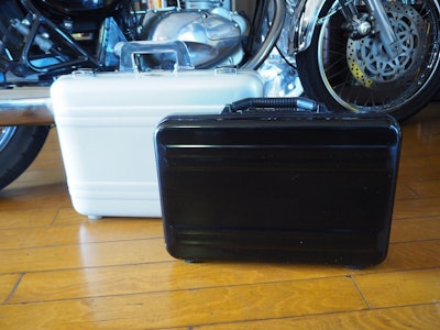 ZEROHALLIBURTON Pシリーズ アタッシェ シルバー 1枚目