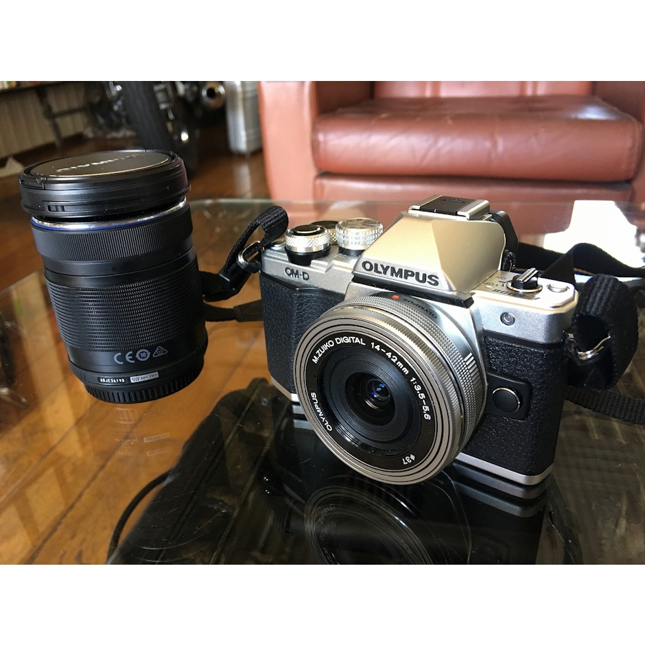 OLYMPUS ミラーレス一眼 OM-D E-M10 MarkII EZダブルズームキット 1枚目