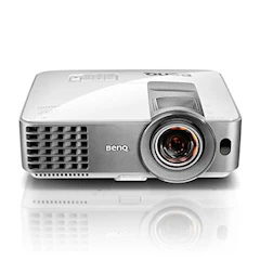 BenQ プロジェクター 短焦点モデル 1枚目