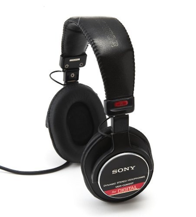 ソニー 密閉型スタジオモニターヘッドホン 『MDR-CD900ST』 1枚目