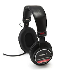 ソニー 密閉型スタジオモニターヘッドホン 『MDR-CD900ST』 1枚目