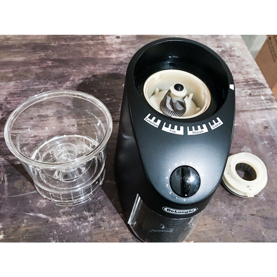 DeLonghi コーン式 コーヒーグラインダー KG364J 1枚目