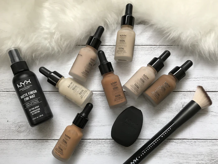 NYX Professional Makeup TTL コントロール DP ファンデーション 1枚目