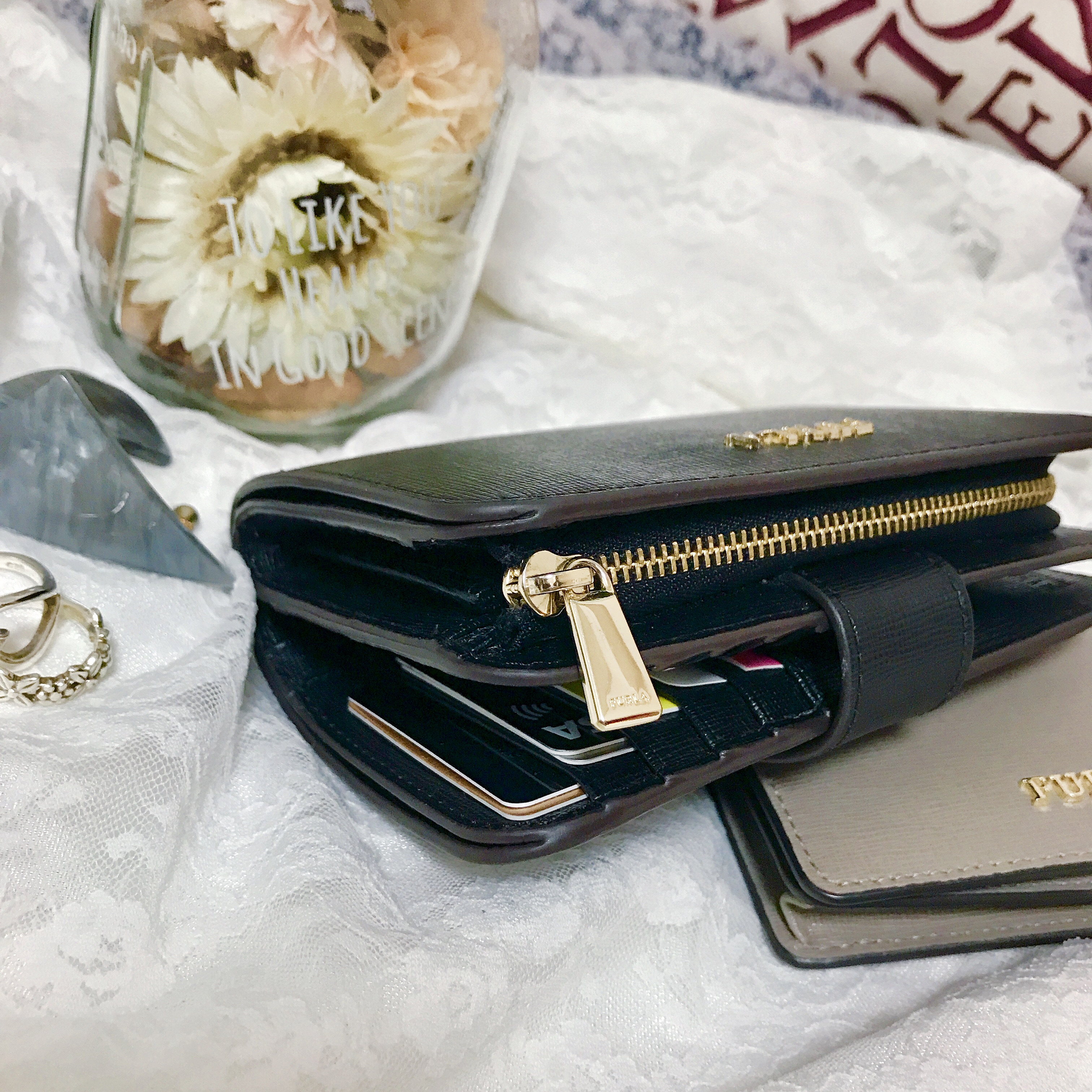 FURLA バビロン 2つ折り財布 2枚目