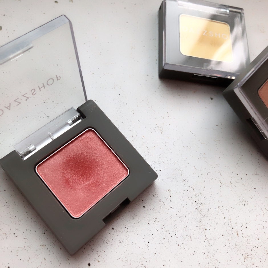 エステティクス DAZZSHOP アリュールド シングル アイシャドウ 1枚目