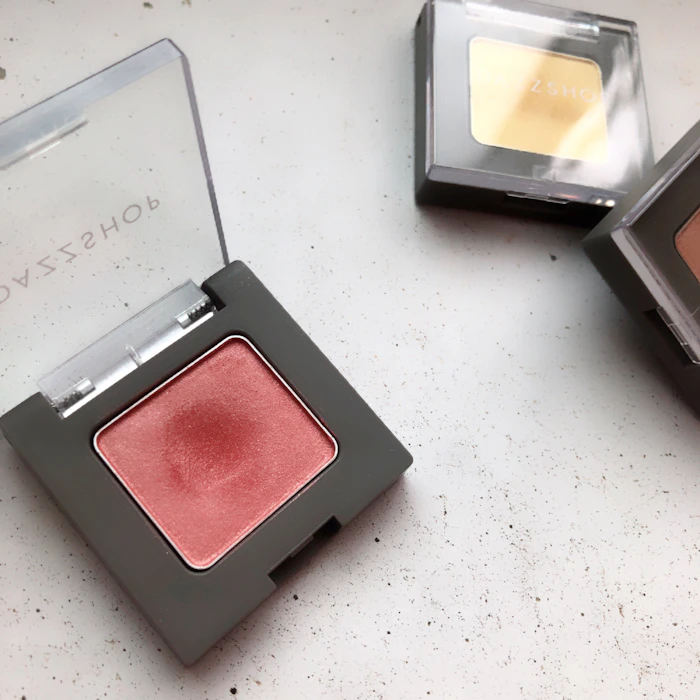 エステティクス DAZZSHOP アリュールド シングル アイシャドウ 1枚目