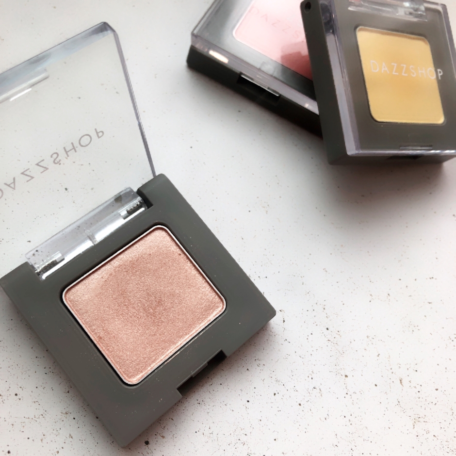 エステティクス DAZZSHOP アリュールド シングル アイシャドウ 1枚目