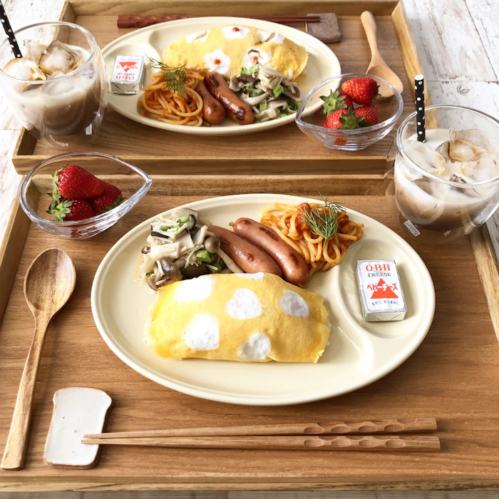 テーブルウェアイースト ナチュラルな木製カフェトレー 1枚目