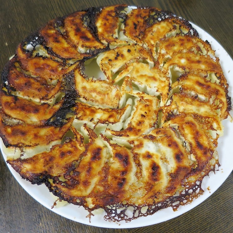 餃子の王国 黒豚生餃子 1枚目