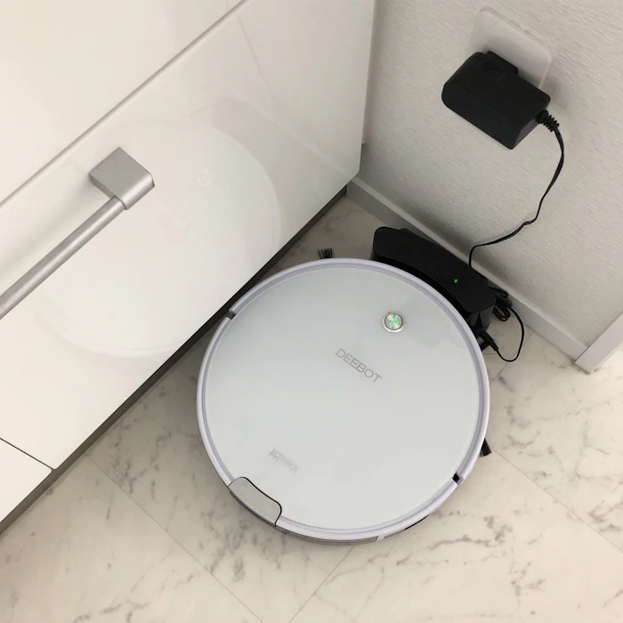 ECOVACS DEEBOT DM82 1枚目