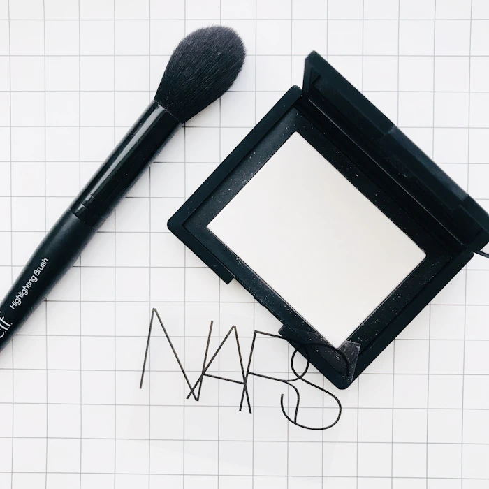 NARS ライト リフレクティング セッティング パウダー プレスト 1枚目