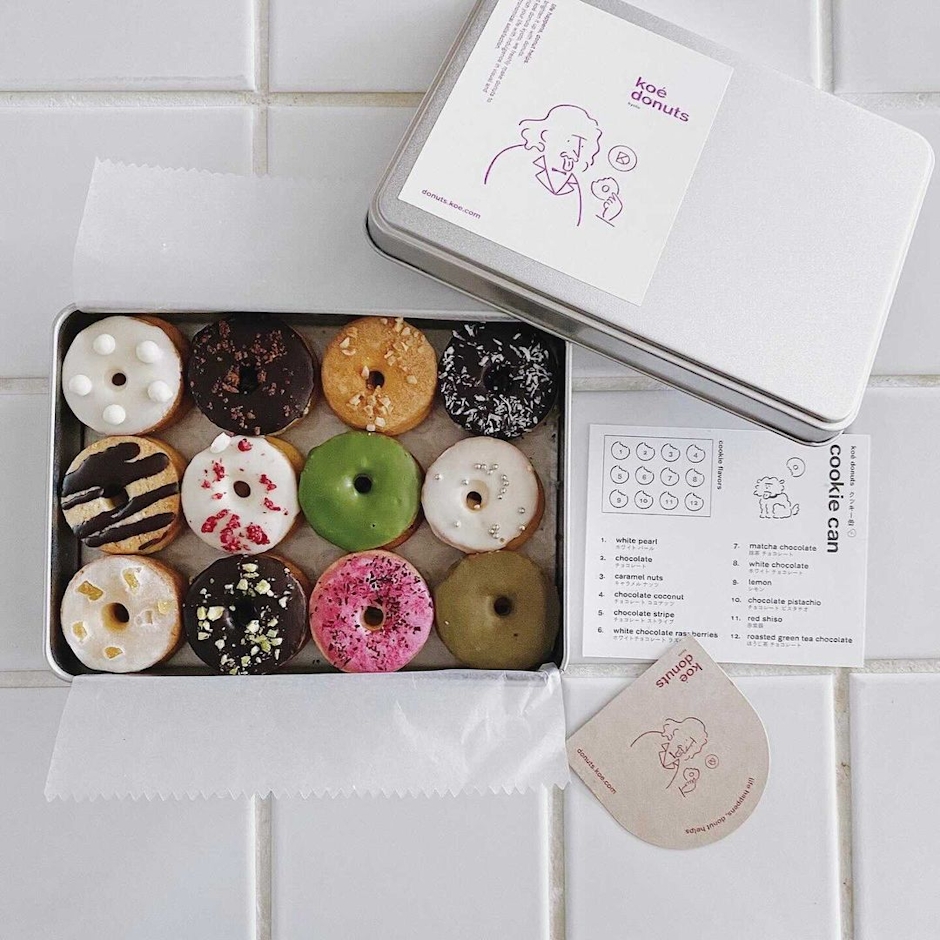 koe donutsクッキー缶 1枚目