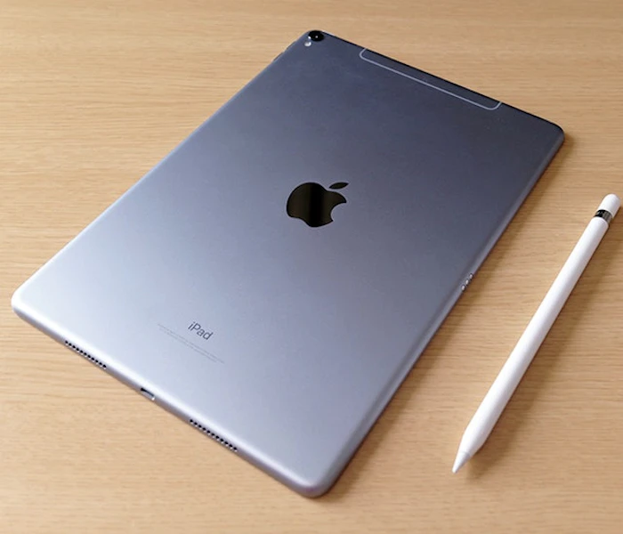 Apple Japan(同) iPad Wi-Fi 32GB シルバー MP2G2J/A 1枚目