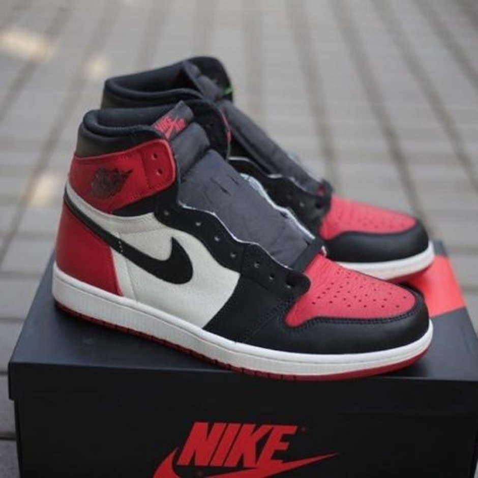 NIKE(ナイキ) AIR JORDAN 1 ALTERNATE BRED TOE 555088-610 1枚目