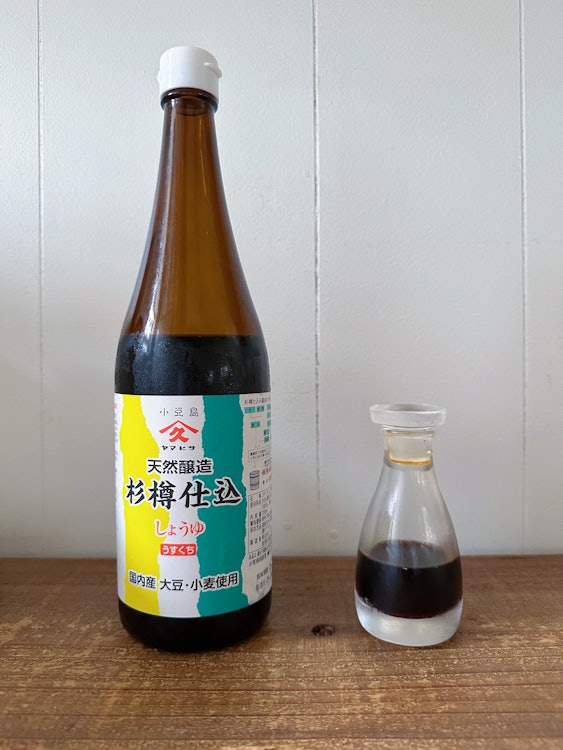 ヤマヒサ 純正淡口しょうゆ 720ml 1枚目