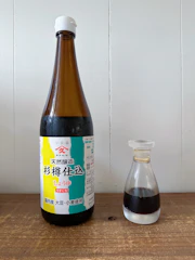 ヤマヒサ 純正淡口しょうゆ 720ml 1枚目