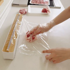 ラップケース ラップカッター ラップカット ラップホルダー クッキングシート キッチン アルミホイルケース 双方向切断 冷蔵庫 マグネット キッチン箔/フィルムディスペンサー 取扱説明書付き 1枚目