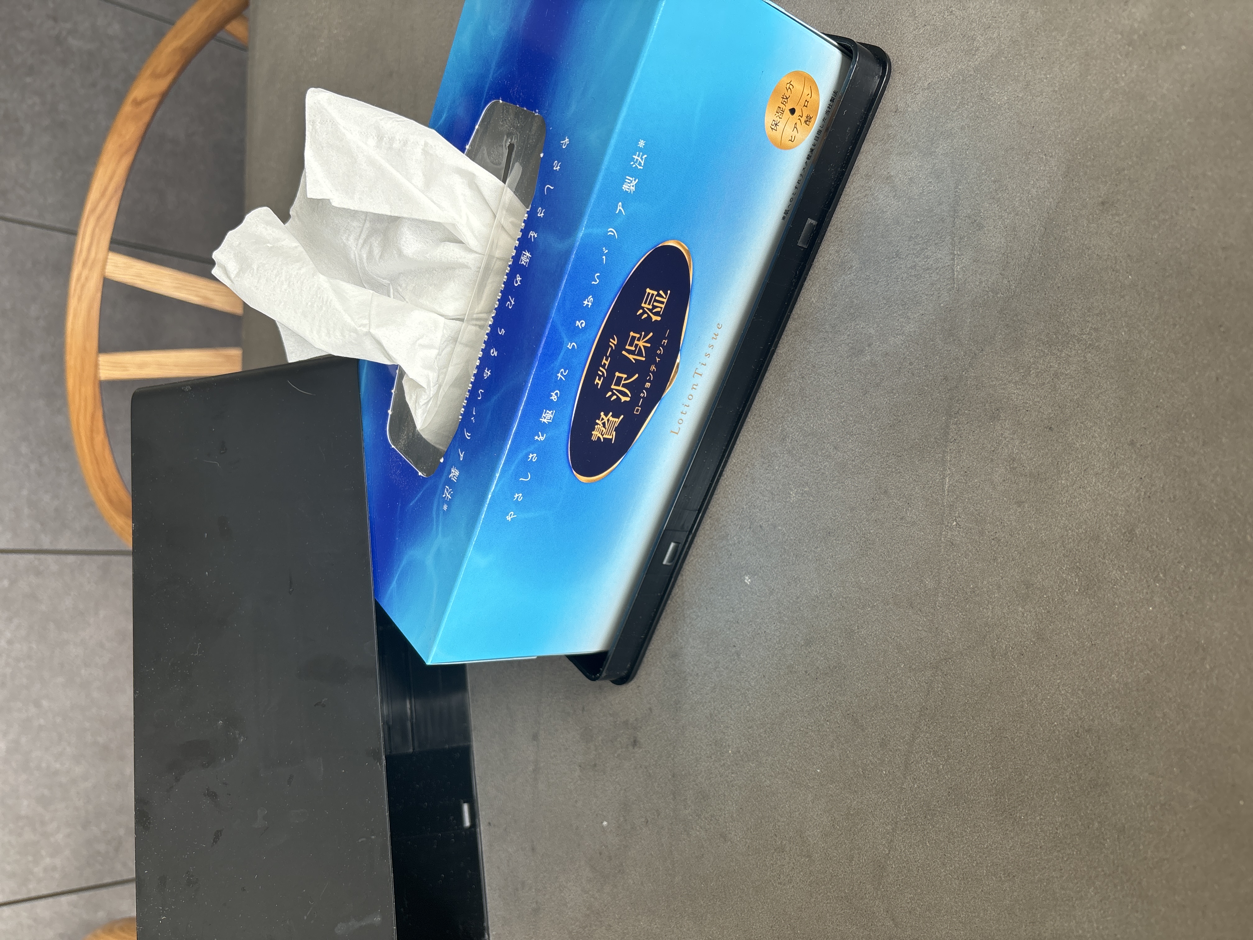 山崎実業 『 厚型対応ティッシュケース タワー 』 tower 3901 3902 ホワイト ブラック ティッシュケース ティッシュカバー ティッシュボックス ティッシュ入れ リビング 寝室 洗面所 壁面 壁付け 収納 山崎実業 YAMAZAKI タワーシリーズ 2枚目