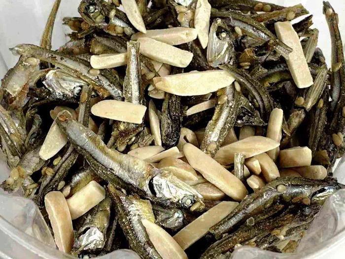成城石井 アーモンド小魚 2枚目