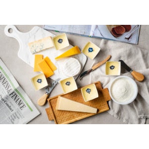 ウメダチーズラボ 6種のチーズのチーズケーキ 1枚目