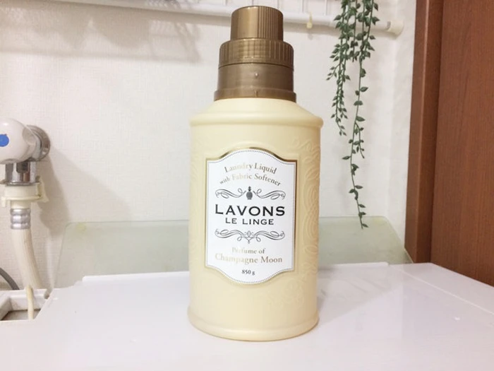 ストーリア ラボン 柔軟剤入り洗剤 1枚目