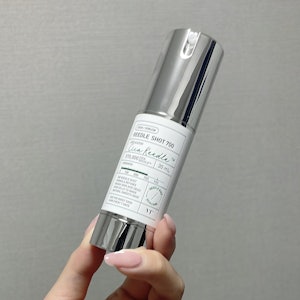 VT 【VT公式】【 リードル ショット 700 ( ブースター 美容液 / 30ml) 】 導入液 エッセンス ブースター シカ CICA ヒアルロン 美容成分 エイジングケア うるおい 保湿 角質ケア ブラックヘッド 毛穴 浸透 トラブル肌 ツヤ肌 ホームケア 韓国 コスメ 化粧品 スキンケア 肌 顔 1枚目