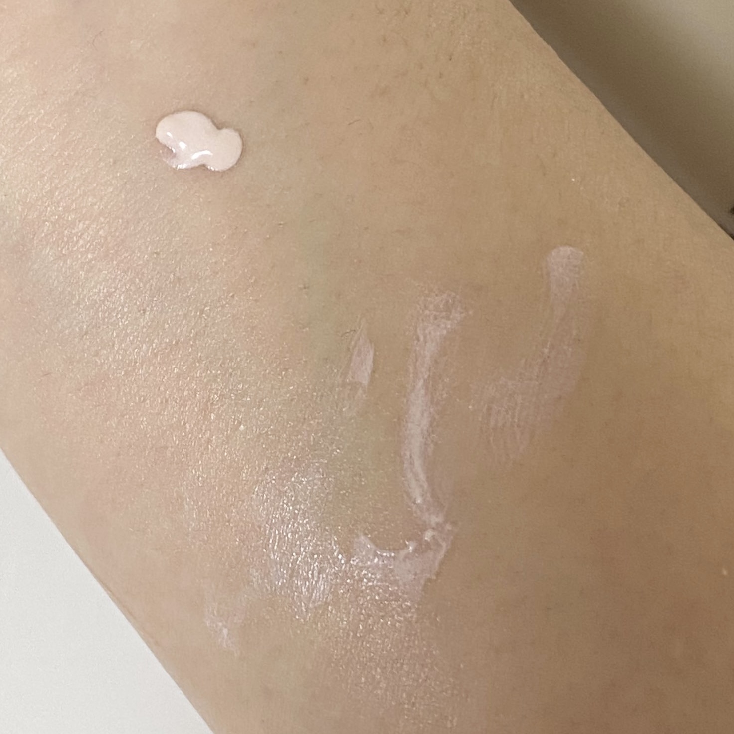 ETVOS エトヴォス 公式( ETVOS ) 素肌に溶け込む スキンケア べース。うるおい溢れる ツヤ肌 へ 「ミネラルインナートリートメントベース 25ml SPF31 PA+++ ラベンダーベージュ 2枚目